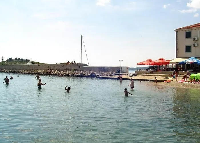 Vacation In With Terrace, Wifi, Washing Machine * Pakoštane