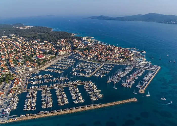 Appartement Vacation In With Terrace, Wifi, Washing Machine Pakoštane