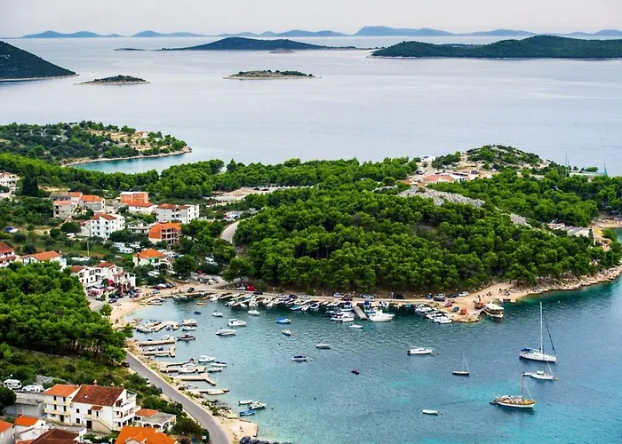 Appartement Vacation In With Terrace, Wifi, Washing Machine Pakoštane